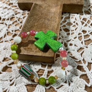 Hand crafted stretch beads bracelet.